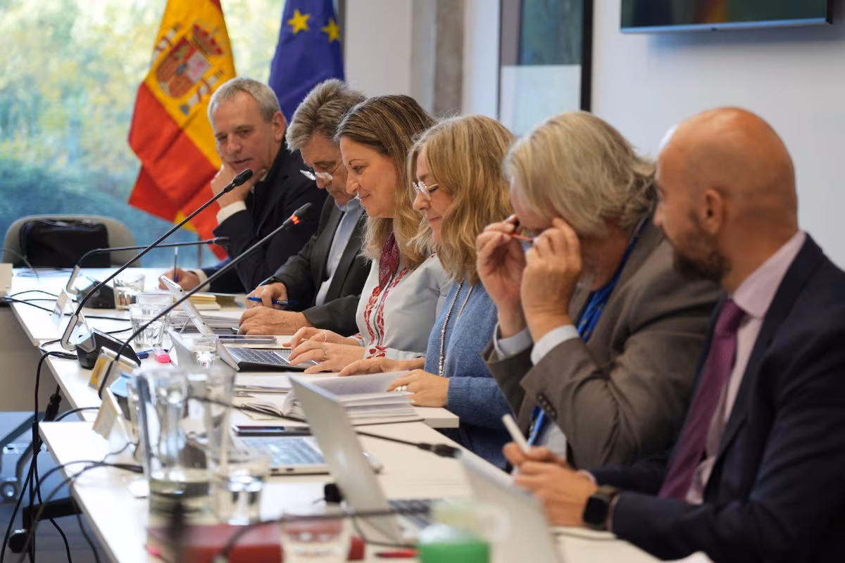 Acuerdo Histórico: Gobierno y Sindicatos Aumentan Sueldo de 3,5 Millones de Empleados Públicos en Más de un 11% Hasta 2028 » Revista Emprendimiento
