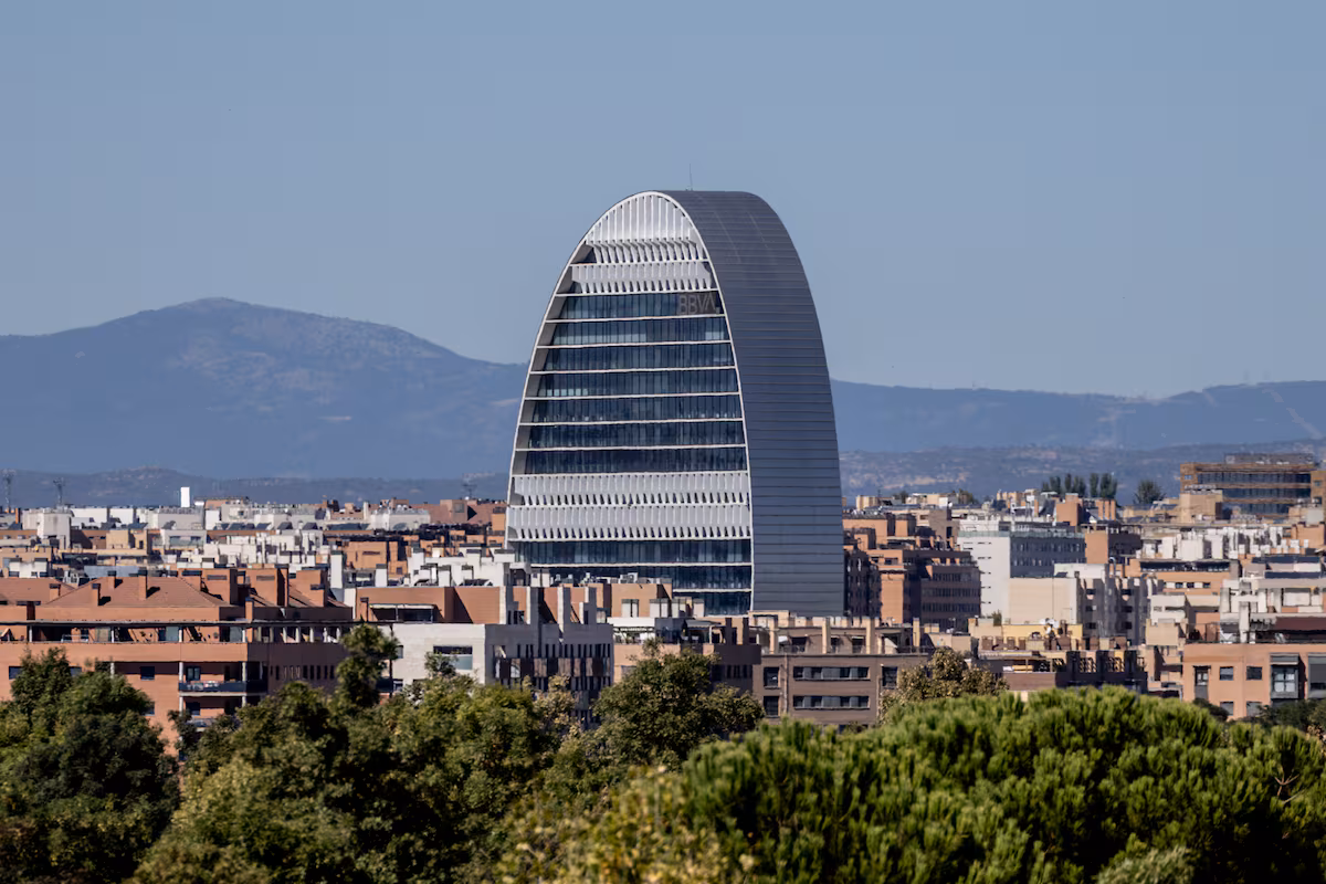 BBVA Retoma Actividades en el Mercado con la Venta de Cocos Tras Concluir la OPA