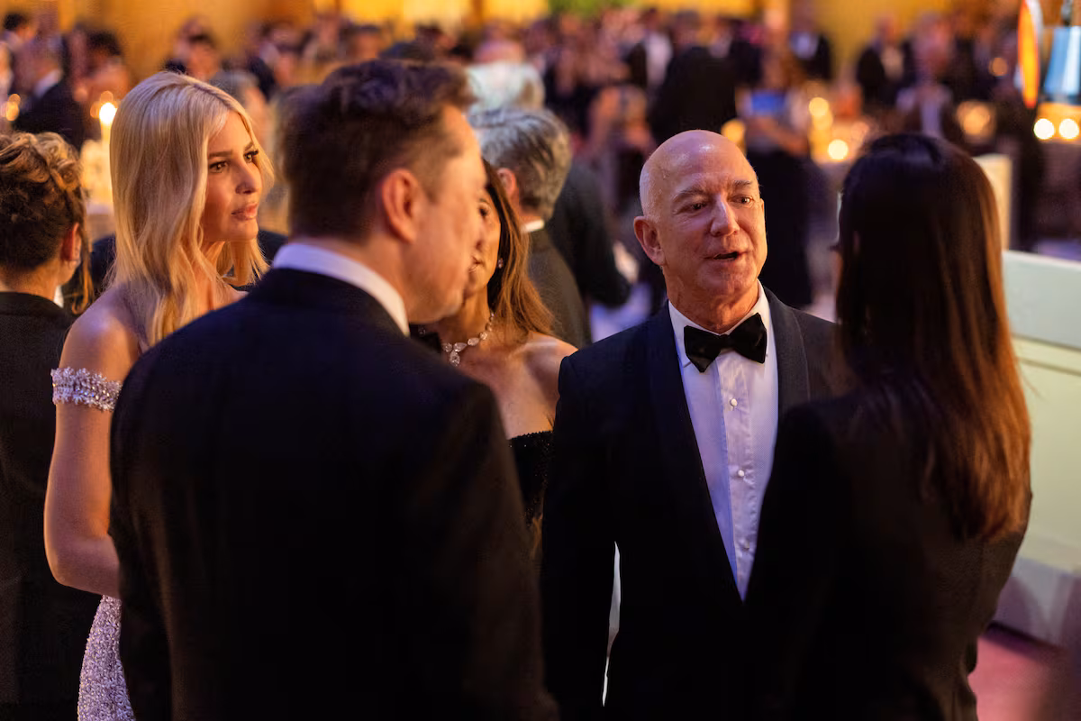 Bezos Intensifica la Competencia Espacial con un Cohete Reutilizable y el Proyecto Amazon Leo » Revista Emprendimiento