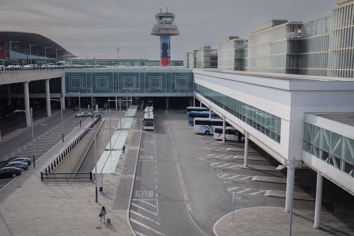 Inversiones en Aeropuertos: ¿Un Impedimento para la Descarbonización?