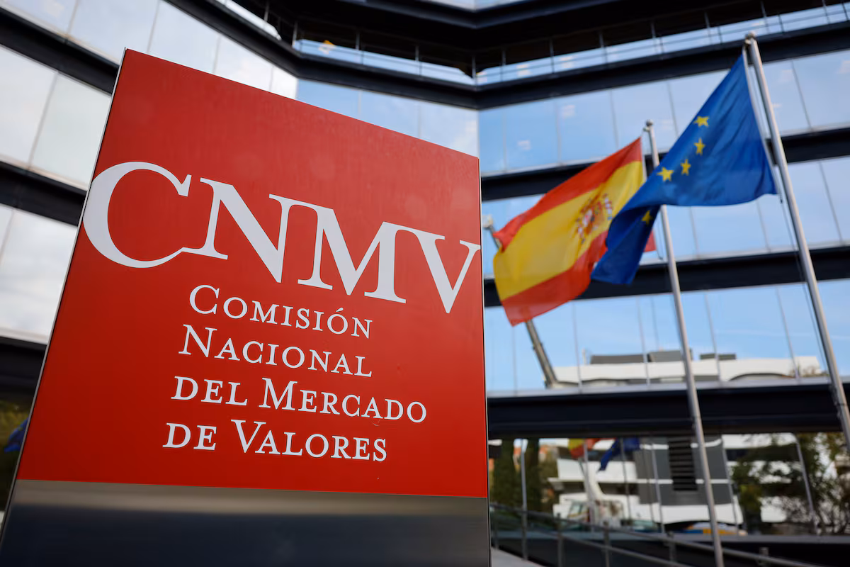 La CNMV revela que la banca en la sombra en España alcanza los 400.000 millones, un aumento del 14% » Revista Emprendimiento