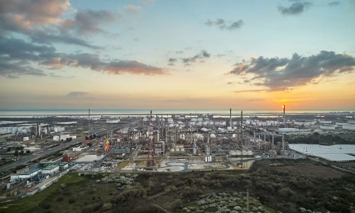 Moeve y Mistral AI: Una Alianza Estratégica para Potenciar Soluciones de IA en Eficiencia Energética » Revista Emprendimiento