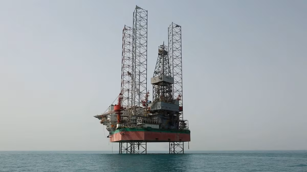 OPEP Decide Mantener Producción de Petróleo Estable para Evitar Exceso de Oferta