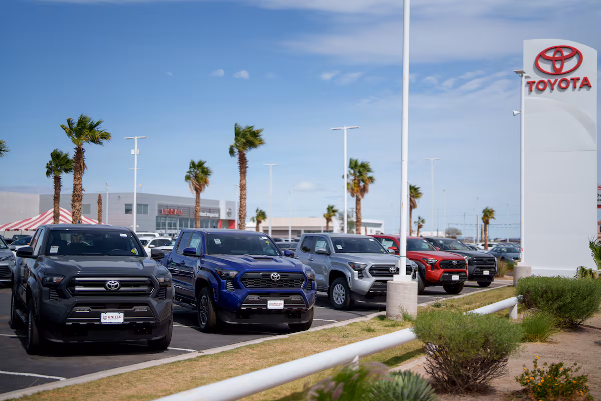 Toyota refuerza lazos con Trump al invertir más de 780 millones en la producción de coches híbridos en EE. UU. » Revista Emprendimiento